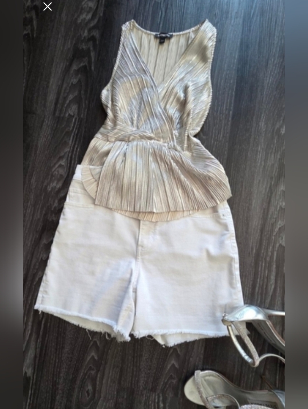 Express Metallic Silver Pleated V-Neck Peplum Top – XSChic metallic